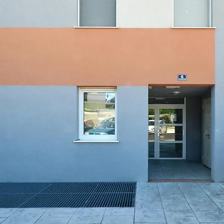 Luka Apartment
